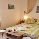 Gasthof-pension Karawankenblick Pörtschach am Wörthersee